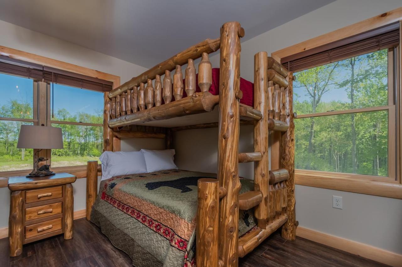 Cjs Mountain Lodge McHenry Extérieur photo