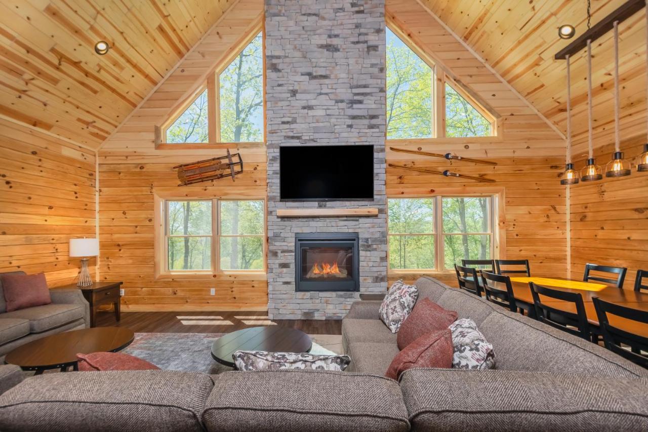 Cjs Mountain Lodge McHenry Extérieur photo
